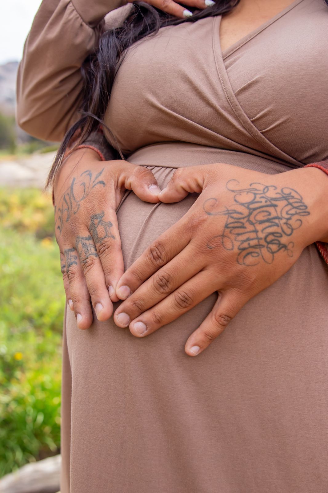 Maternity photo hover