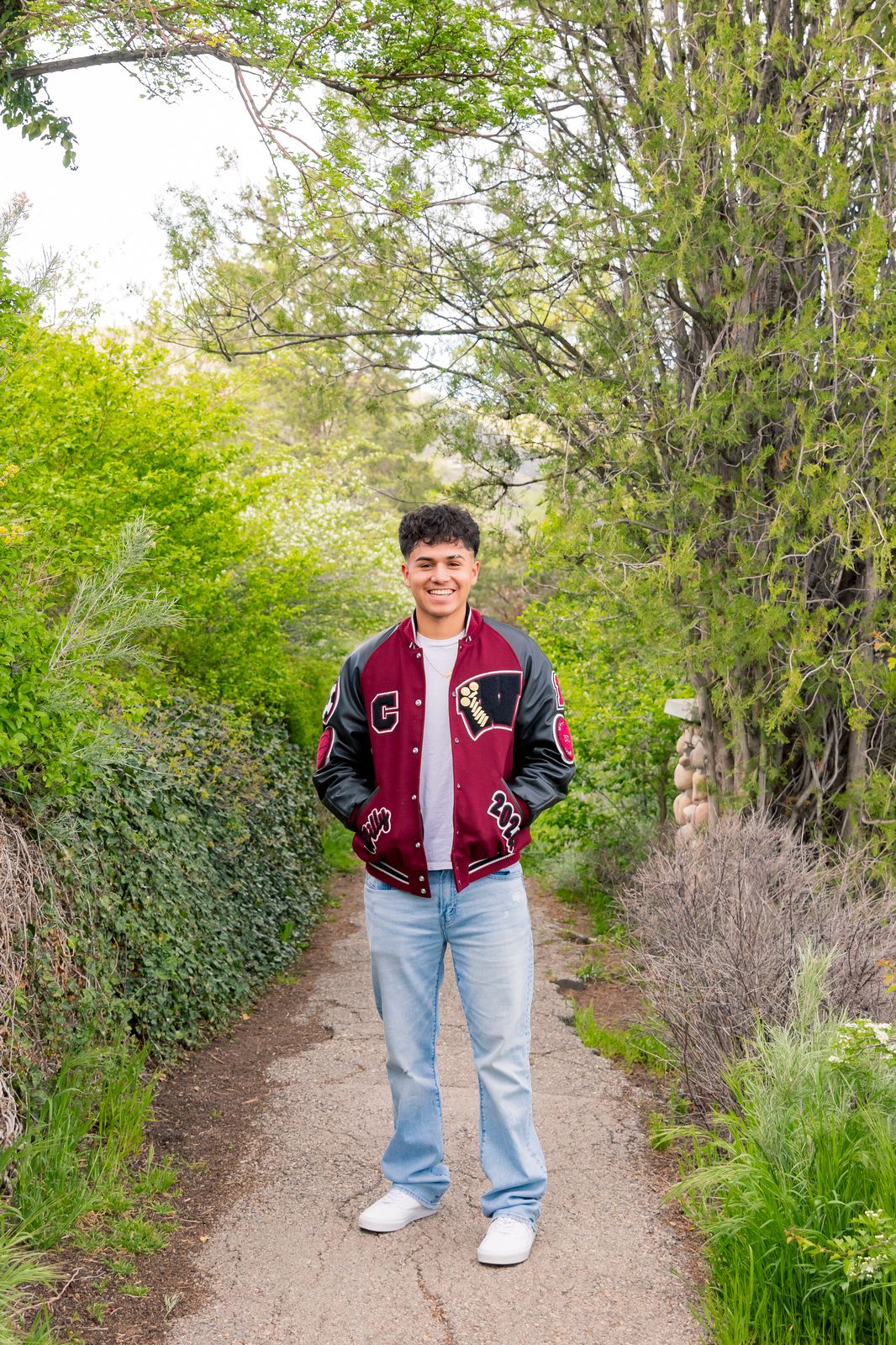 Seniors & Graduates photo hover