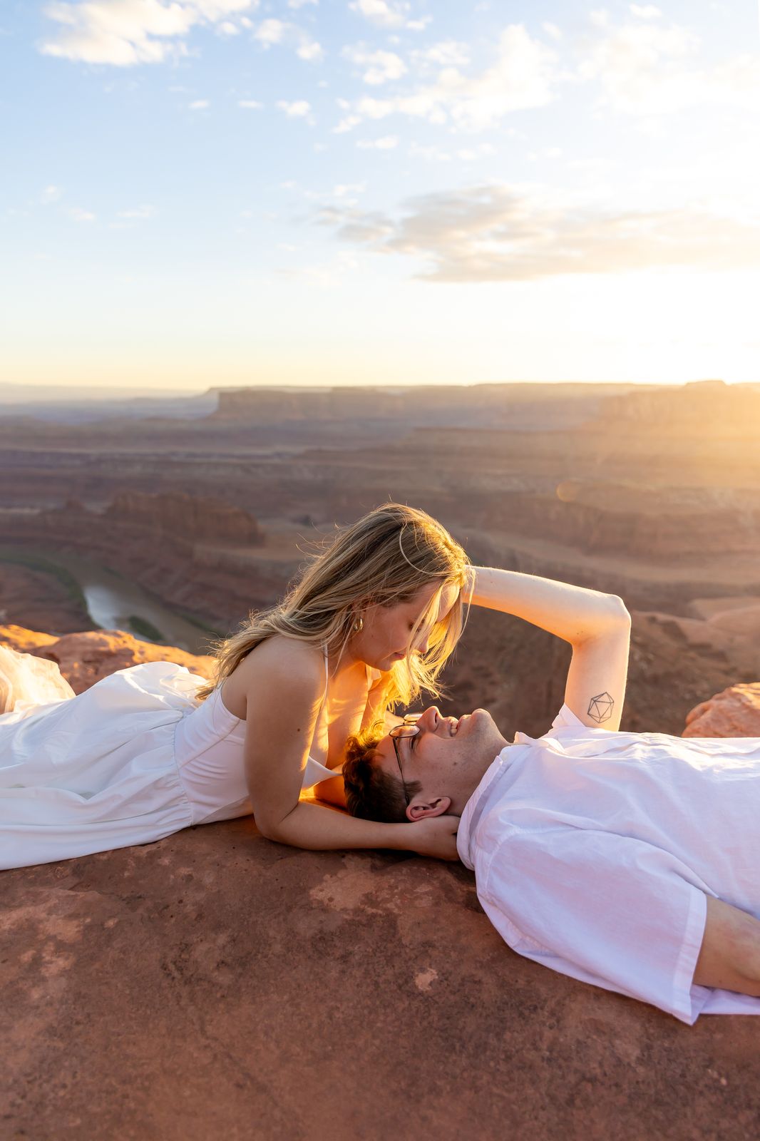 Couples photo hover